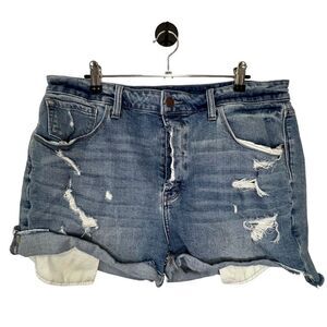 Treasure & Bond Medium Wash Highrise Boyfriend Distressed Denim Shorts